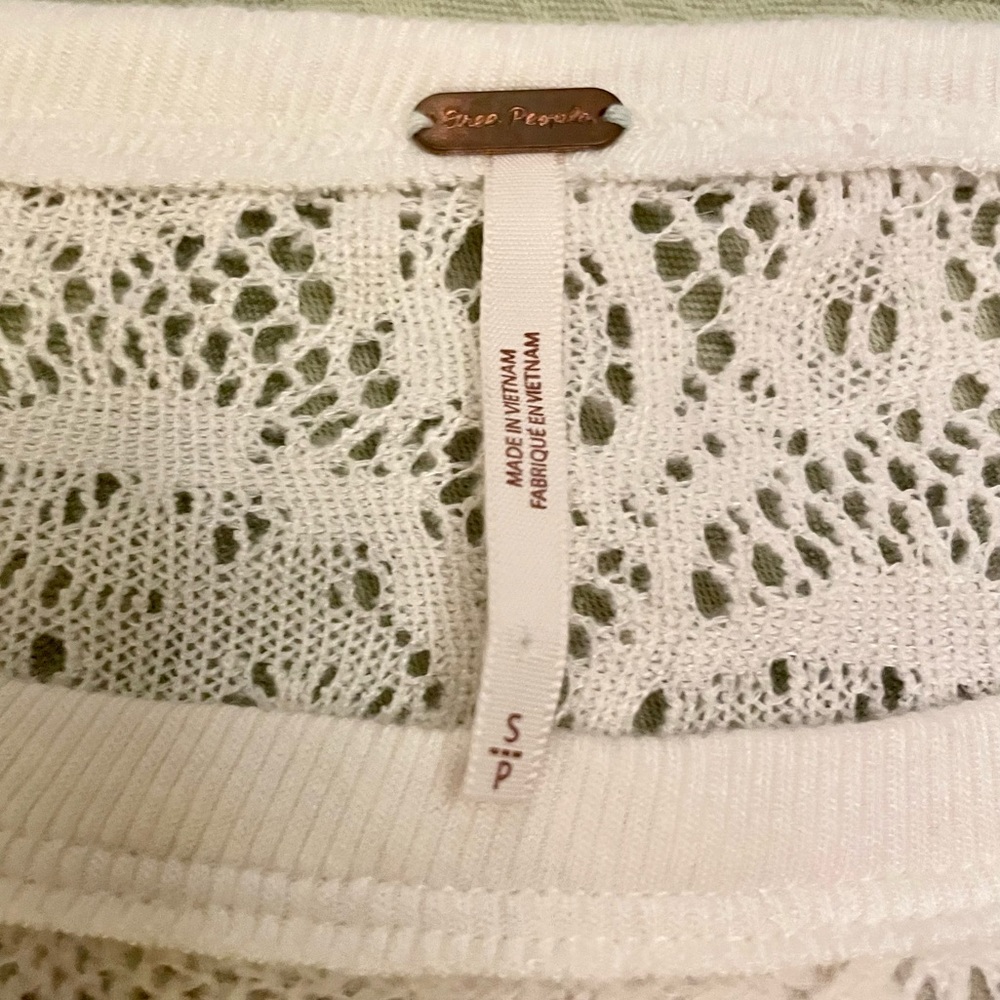 Free People Oversized Crochet Lace Eyelet Sweater Sweatshirt Long Sleeve Top S P - Picture 3 of 16